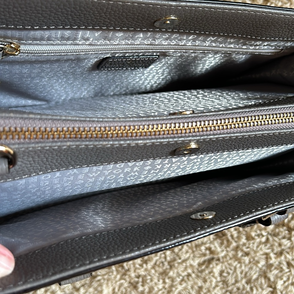 Kate Spade Mulberry Street Gray Pebbled Leather Crossbody Hand Bag- Gorgeous! - Picture 10 of 13